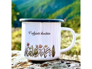 Plecháček - V objetí květin
